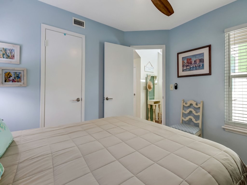 2646B 1st Ave Vacation Rental in Fernandina Beach - RedAwning