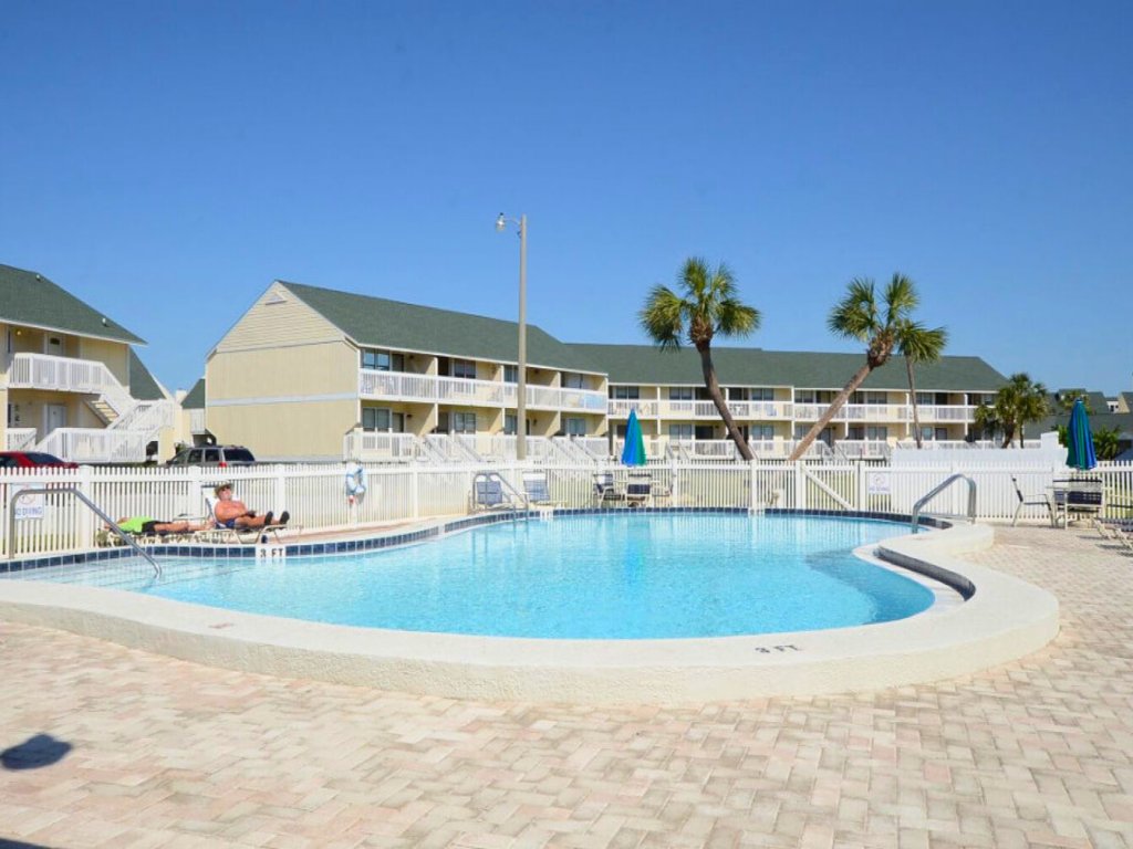 Hook, Wine, & Linger 9132 Vacation Rental in Destin - RedAwning