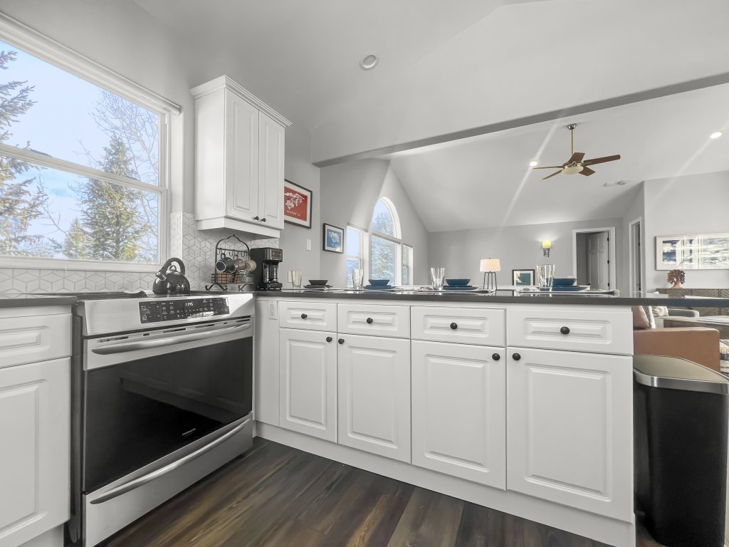 928A Lakepoint Circle 3Br 2.5Ba Vacation Rental in Colorado - RedAwning