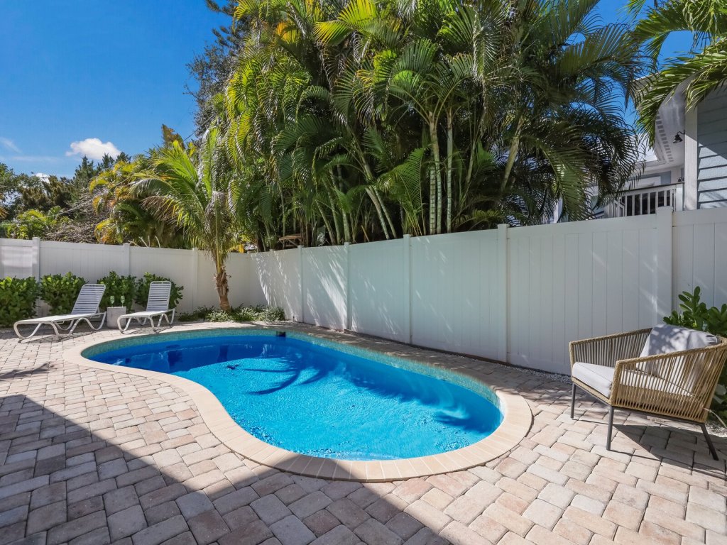 Sand N Sea Vacation Rental in Holmes Beach - RedAwning