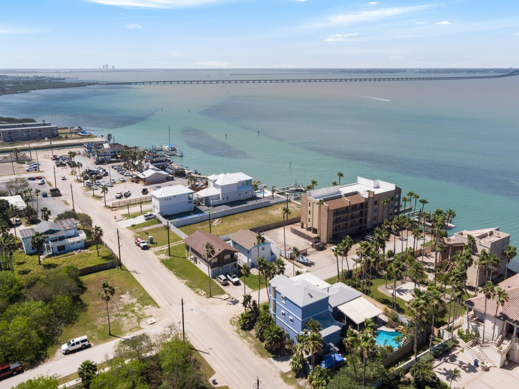 203 W. Sheepshead (Bayview Cottage) Vacation Rental in South Padre Island - RedAwning