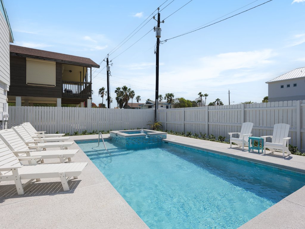 203 W. Sheepshead (Bayview Cottage) Vacation Rental in South Padre Island - RedAwning