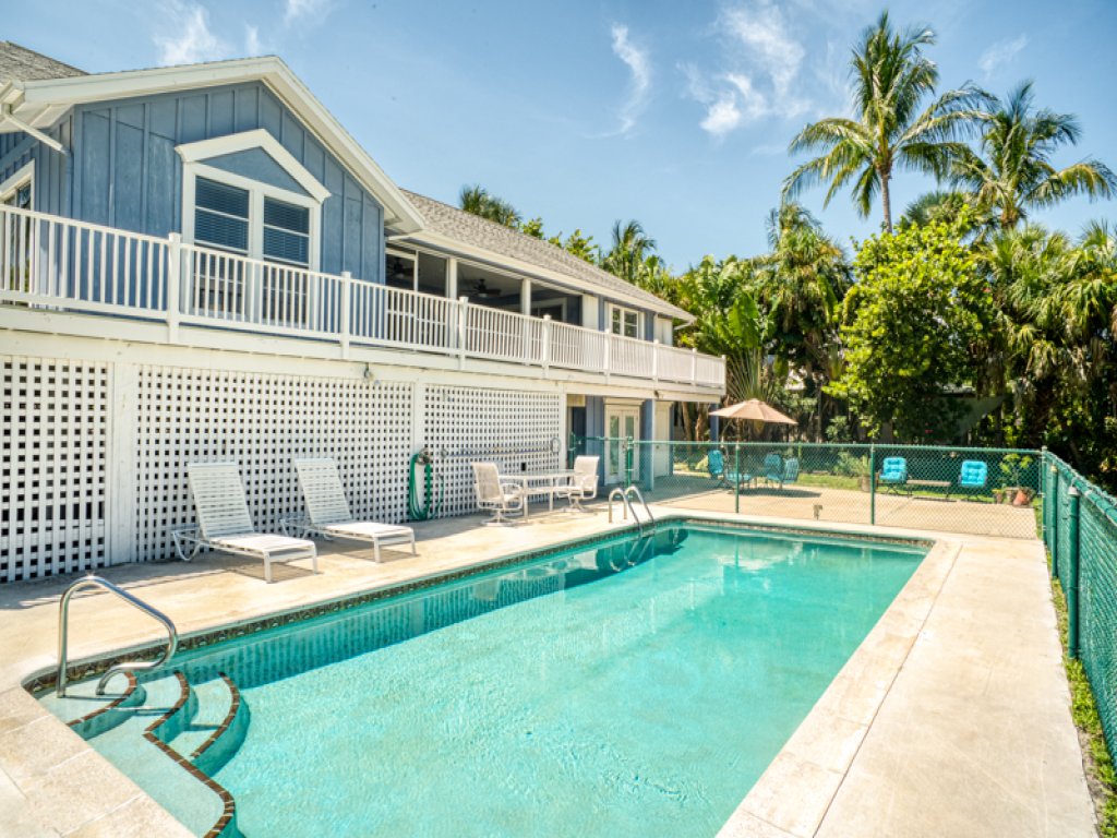 Baywatch Casa Vacation Rental in Captiva - RedAwning