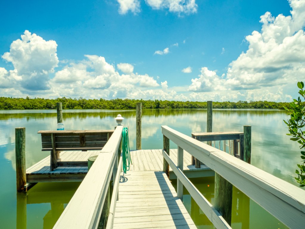 Baywatch Cabin Vacation Rental in Captiva - RedAwning