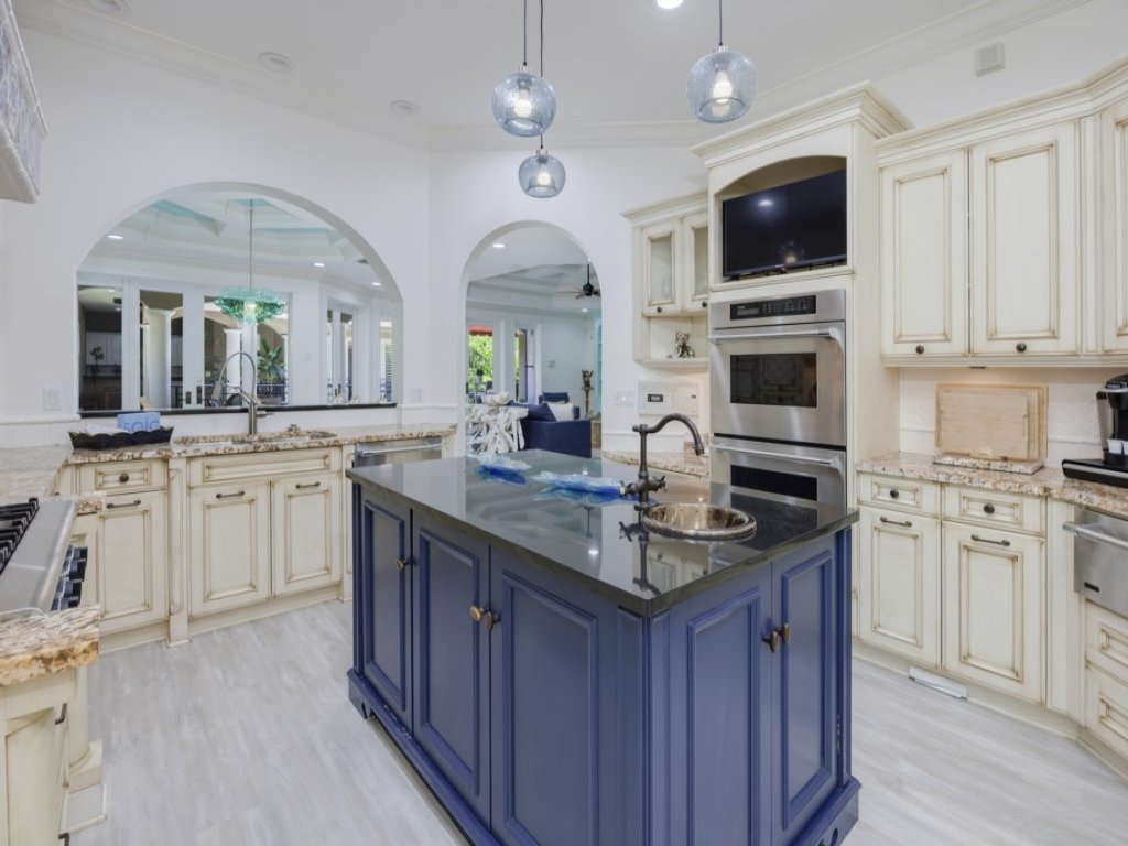 IL Paradiso Perduto Vacation Rental in Captiva - RedAwning