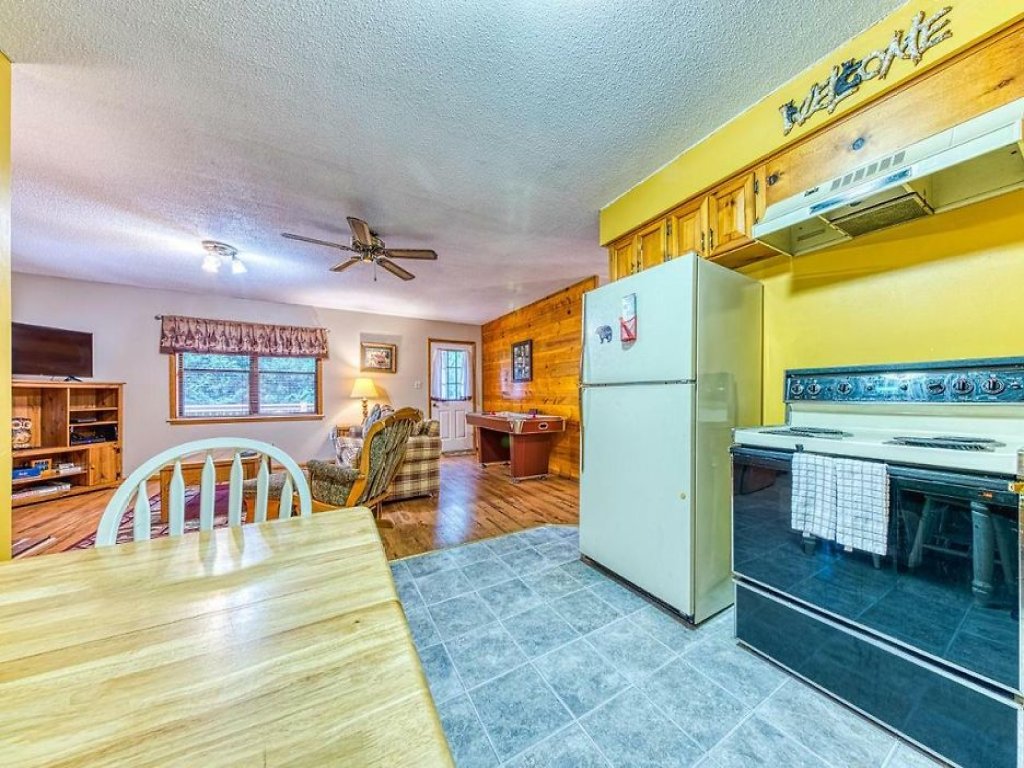 Lazy Creek Retreat Vacation Rental in Gatlinburg - RedAwning