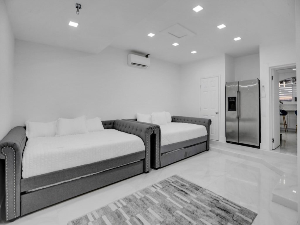 4 BR Designer Home Next to Shul and Community Pool Vacation Rental in Fort Lauderdale - RedAwning