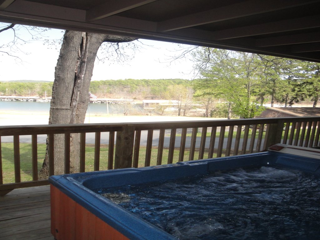 C1 - Mountain Harbor Lodge cottage on Lake Ouachita Vacation Rental in Arkansas - RedAwning