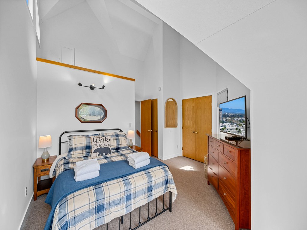 Fall Line Condo G6B Vacation Rental in Killington - RedAwning
