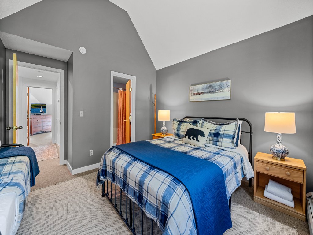 Fall Line Condo G6B Vacation Rental in Killington - RedAwning