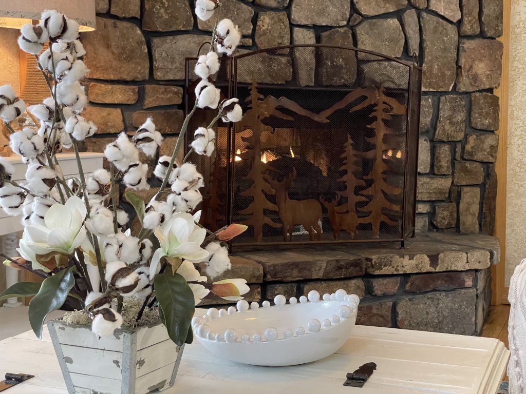 Mountain Harbor  Lodge cottage on Lake Ouachita. Vacation Rental in Arkansas - RedAwning