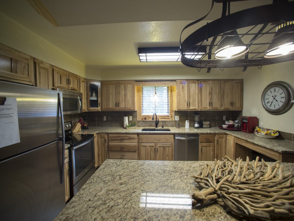 Mountain Harbor three bedroom cabin on the lake Vacation Rental in Arkansas - RedAwning