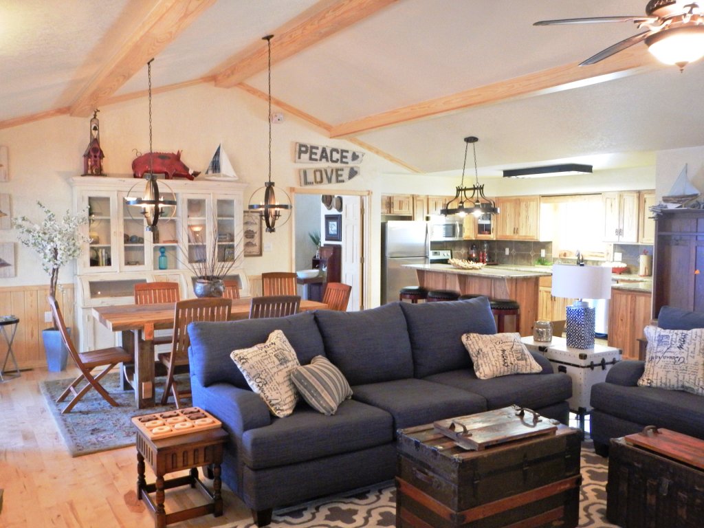 Mountain Harbor three bedroom cabin on the lake Vacation Rental in Arkansas - RedAwning