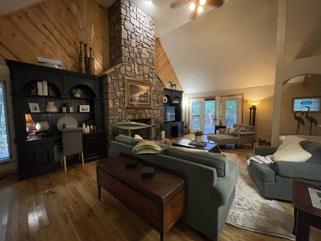 Couple's cottage  on Lake Ouachita. Vacation Rental in Arkansas - RedAwning