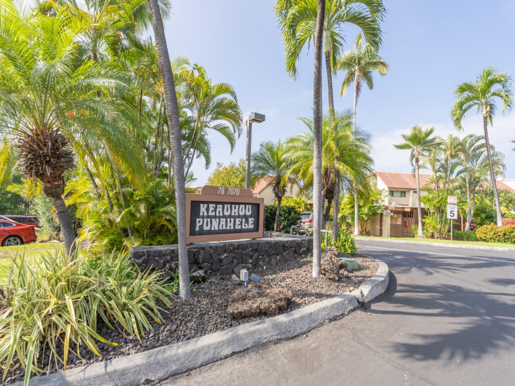 Big Island Keauhou Punahele C104 Vacation Rental in Kailua Kona - RedAwning
