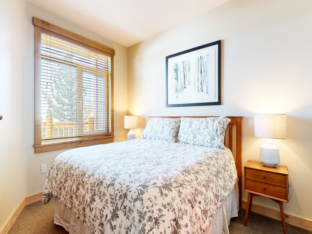 Sunstone #231 Vacation Rental in Mammoth Lakes - RedAwning