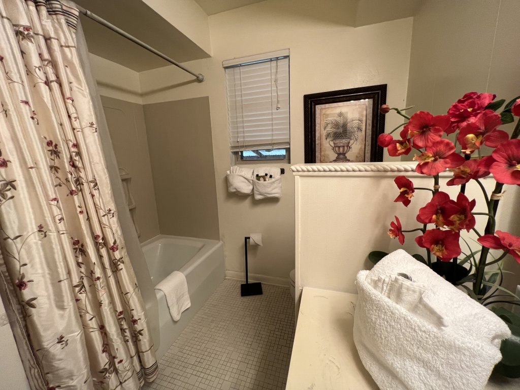 House on the Creek Vacation Rental in Arkansas - RedAwning