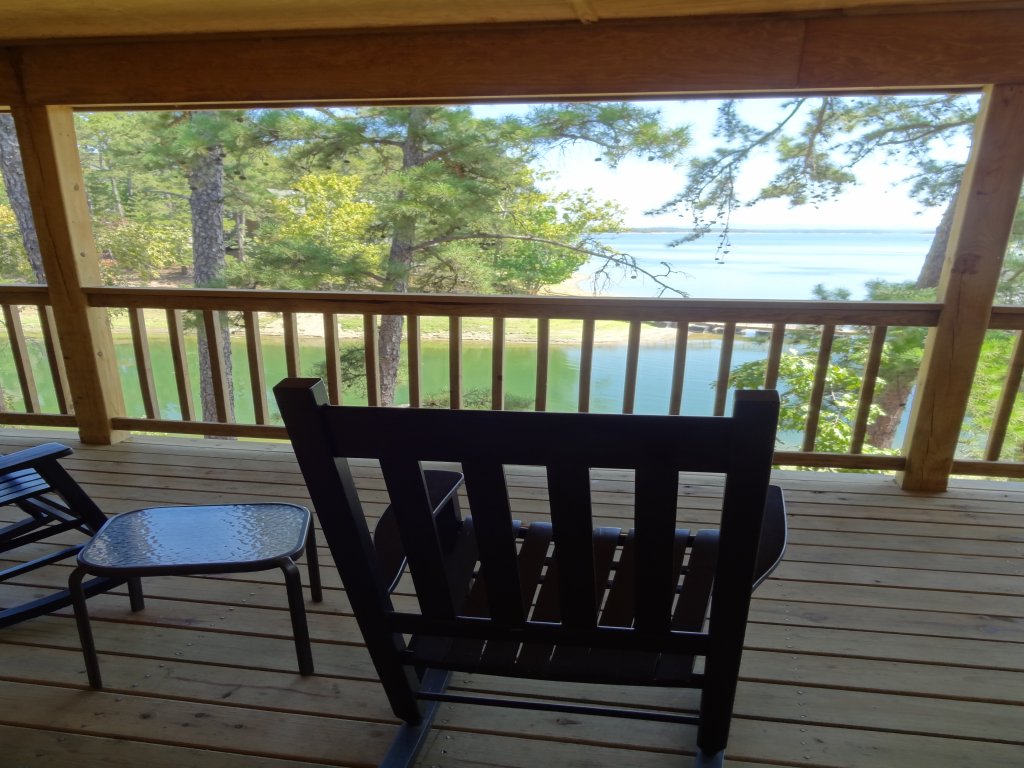 C22 - Luxury three bedroom, three bath cottage with  hot  overlooking Lake Ouachita Vacation Rental in Arkansas - RedAwning