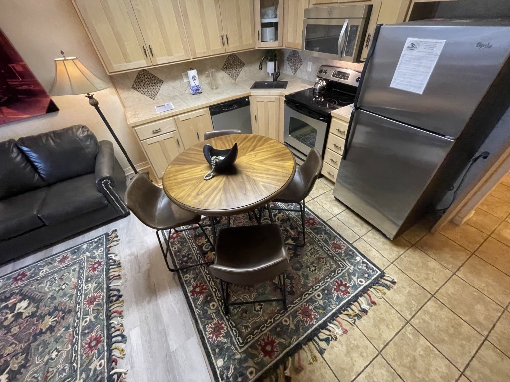 Mountain Harbor studio on Lake Ouachita. Vacation Rental in Arkansas - RedAwning