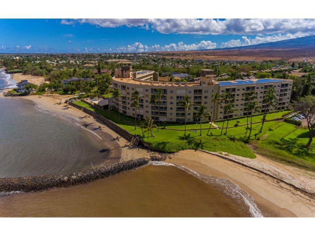 MENEHUNE SHORES, #220** Vacation Rental in Hawaii - RedAwning