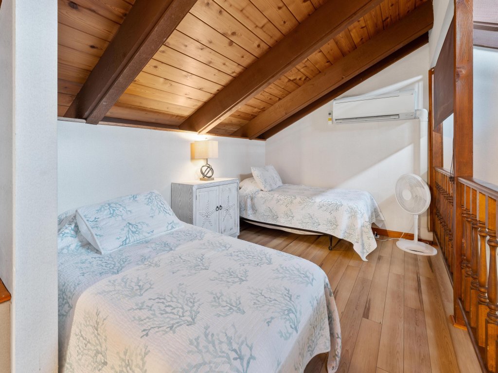 Big Island Lunapule Condos 106B Vacation Rental in Kailua Kona - RedAwning