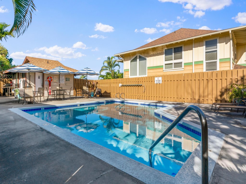 Big Island Lunapule Condos 106B Vacation Rental in Kailua Kona - RedAwning