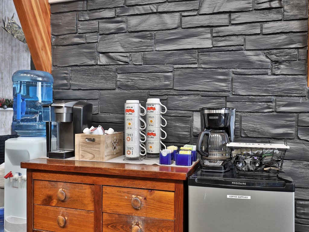 The Birch Ridge #09 - English Gentleman's Room Vacation Rental in Killington - RedAwning