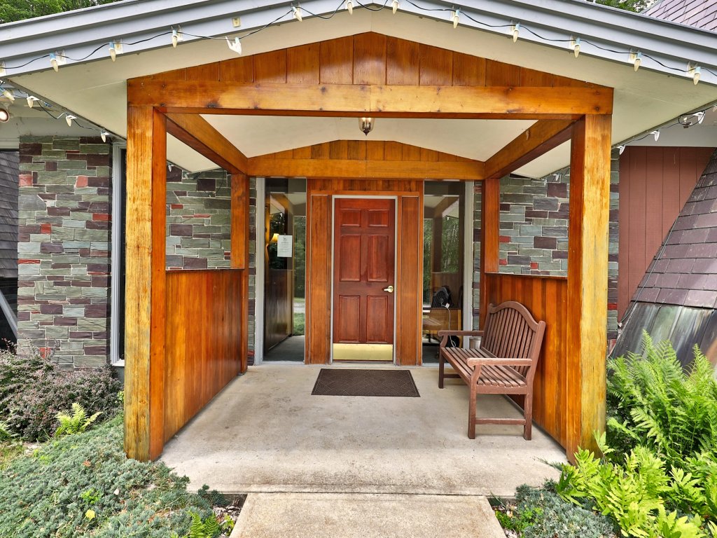 The Birch Ridge #10 - Blue Velvet Room Vacation Rental in Killington - RedAwning