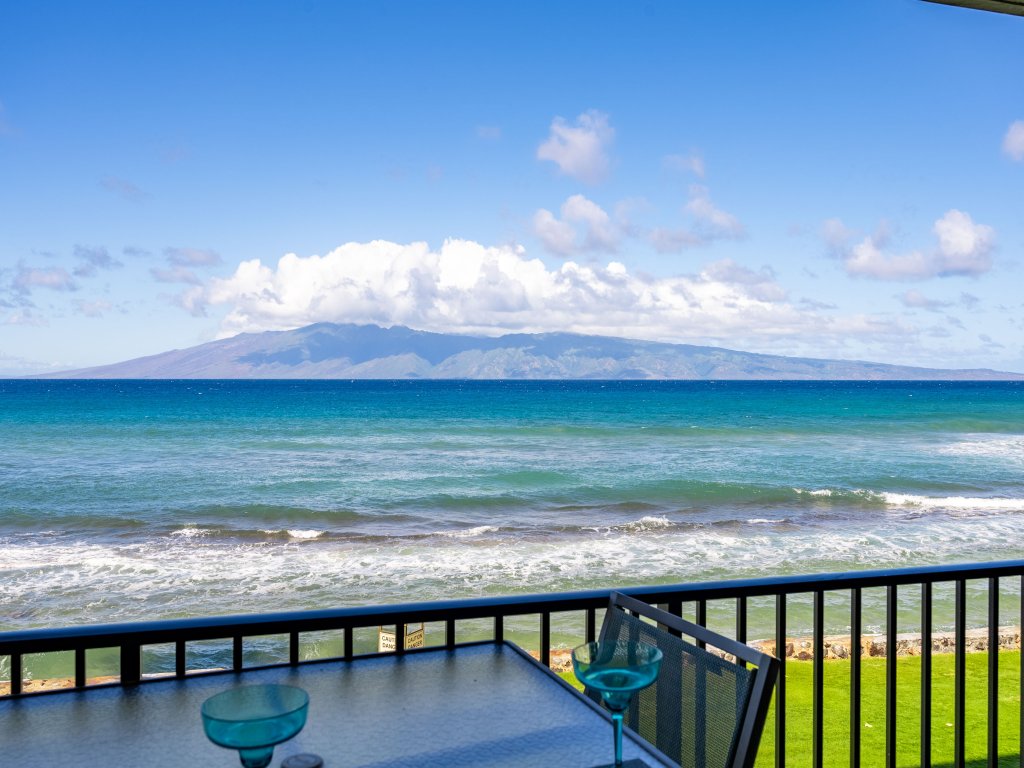 Papakea L207 Ocean Front 1 Bedroom Vacation Rental in Lahaina - RedAwning