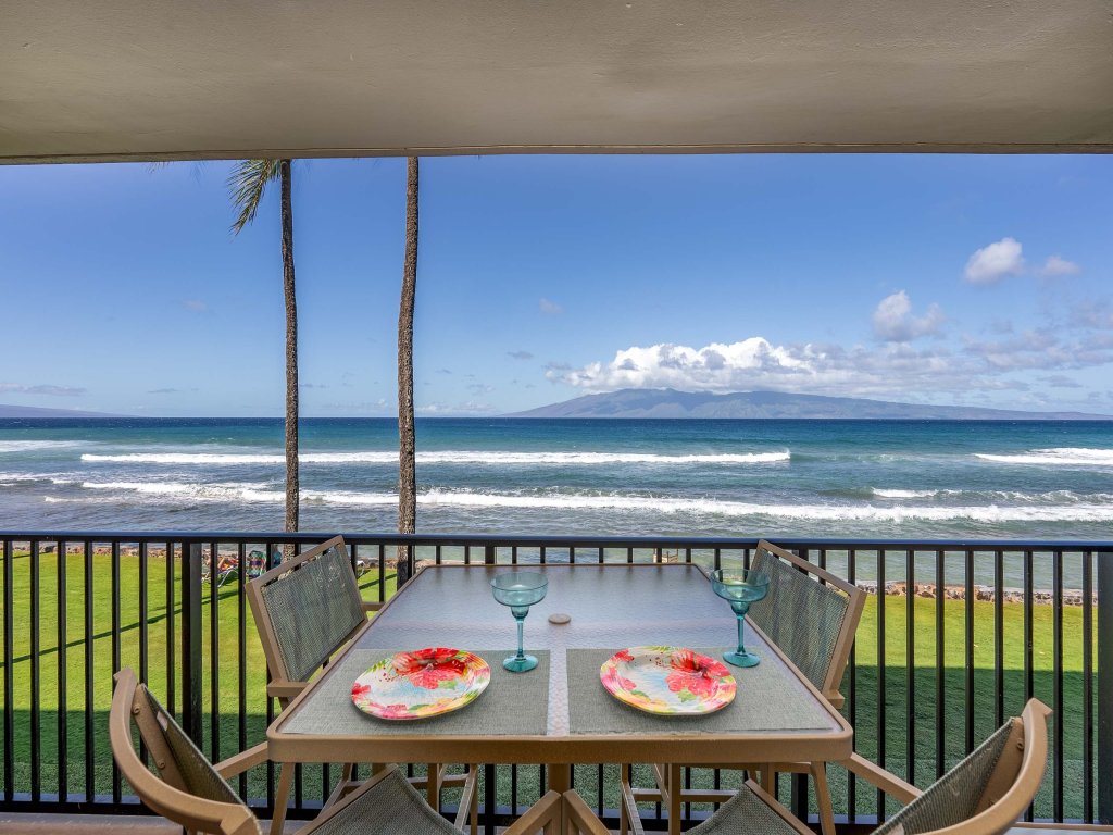 Papakea L207 Ocean Front 1 Bedroom Vacation Rental in Lahaina - RedAwning