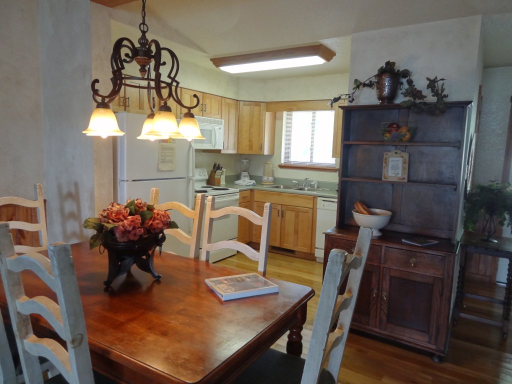 C14 - Two bedroom, two bath, log-sided, luxury Harbor North cottage overlooking Lake Ouachita Vacation Rental in Arkansas - RedAwning
