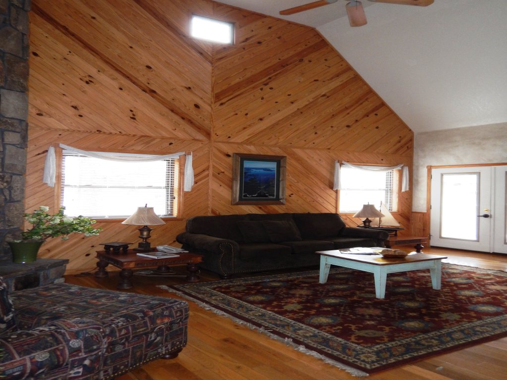 C12 - Luxury, loft, log-sided two bedroom Harbor North cottage on Lake Ouachita Vacation Rental in Arkansas - RedAwning