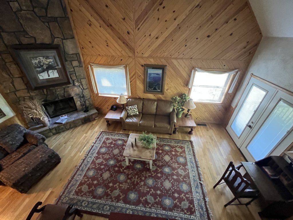C12 - Luxury, loft, log-sided two bedroom Harbor North cottage on Lake Ouachita Vacation Rental in Arkansas - RedAwning