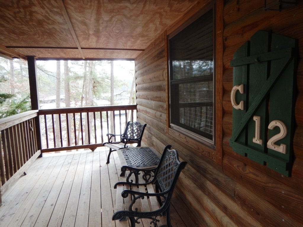 C12 - Luxury, loft, log-sided two bedroom Harbor North cottage on Lake Ouachita Vacation Rental in Arkansas - RedAwning