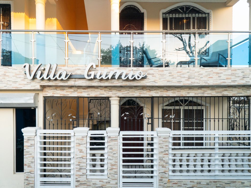 Villa Gumio 2BR Apt -7min walk Boca Chica Beach Vacation Rental - RedAwning
