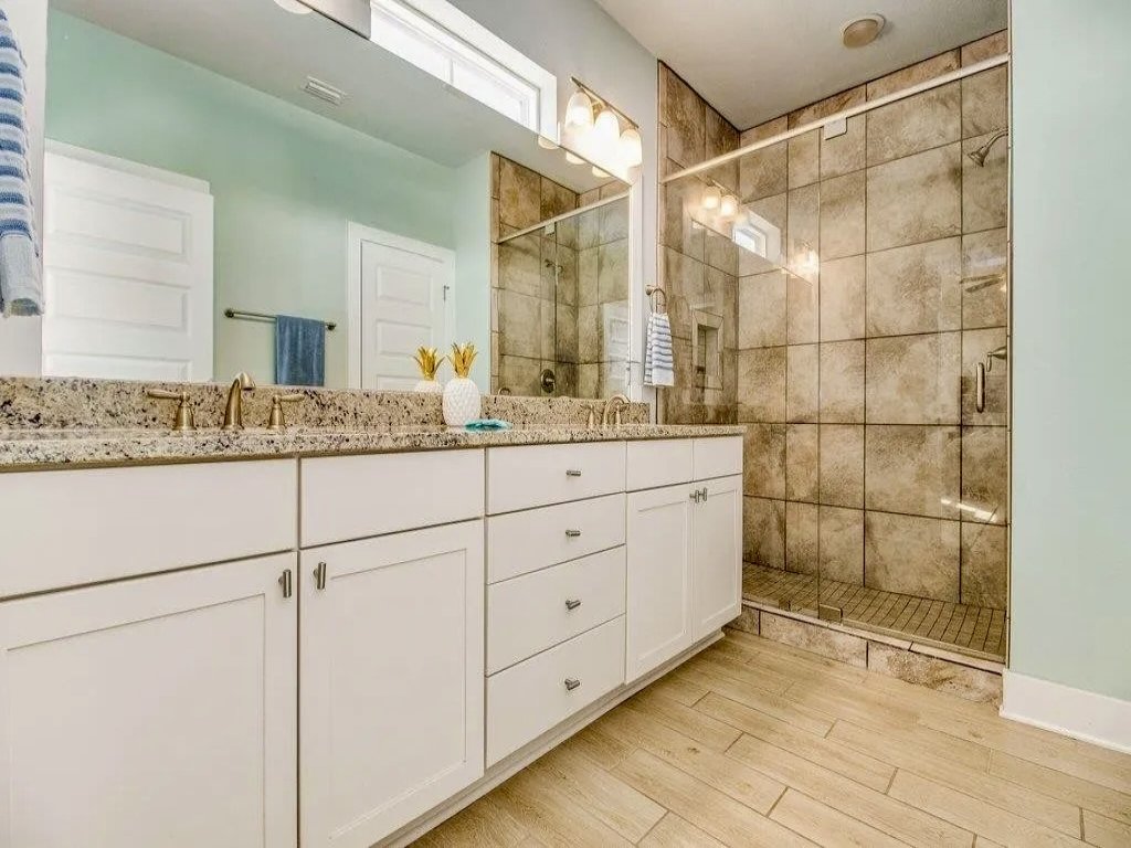 Emerald Coast Cottage Vacation Rental in Navarre - RedAwning
