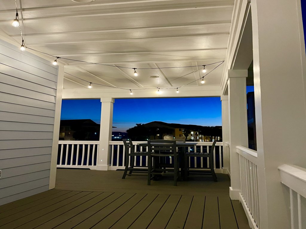 Emerald Coast Cottage Vacation Rental in Navarre - RedAwning