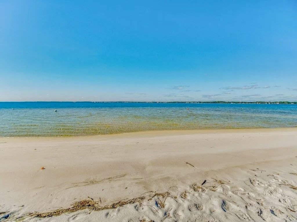 Emerald Coast Cottage Vacation Rental in Navarre - RedAwning