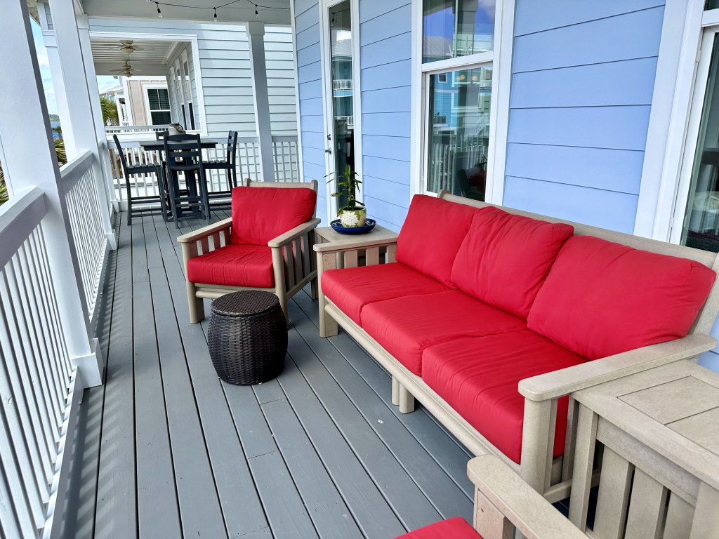 Emerald Coast Cottage Vacation Rental in Navarre - RedAwning