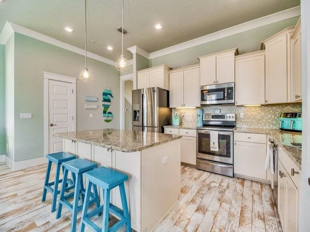 Emerald Coast Cottage Vacation Rental in Navarre - RedAwning