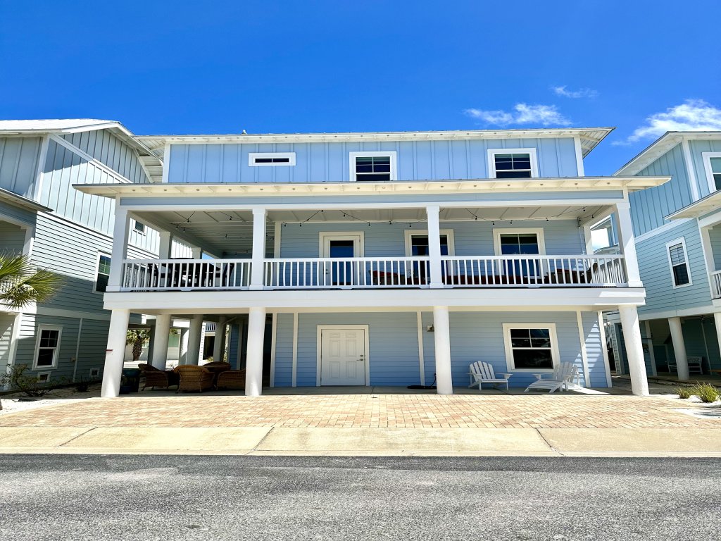 Emerald Coast Cottage Vacation Rental in Navarre - RedAwning