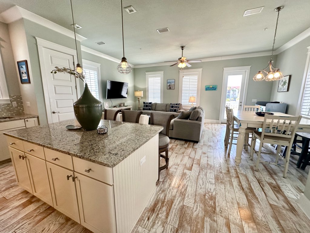 Emerald Coast Cottage Vacation Rental in Navarre - RedAwning