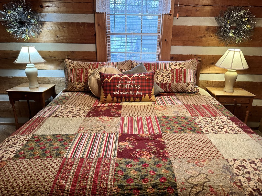 Bruno's Mountain Cave Vacation Rental in Sevierville - RedAwning