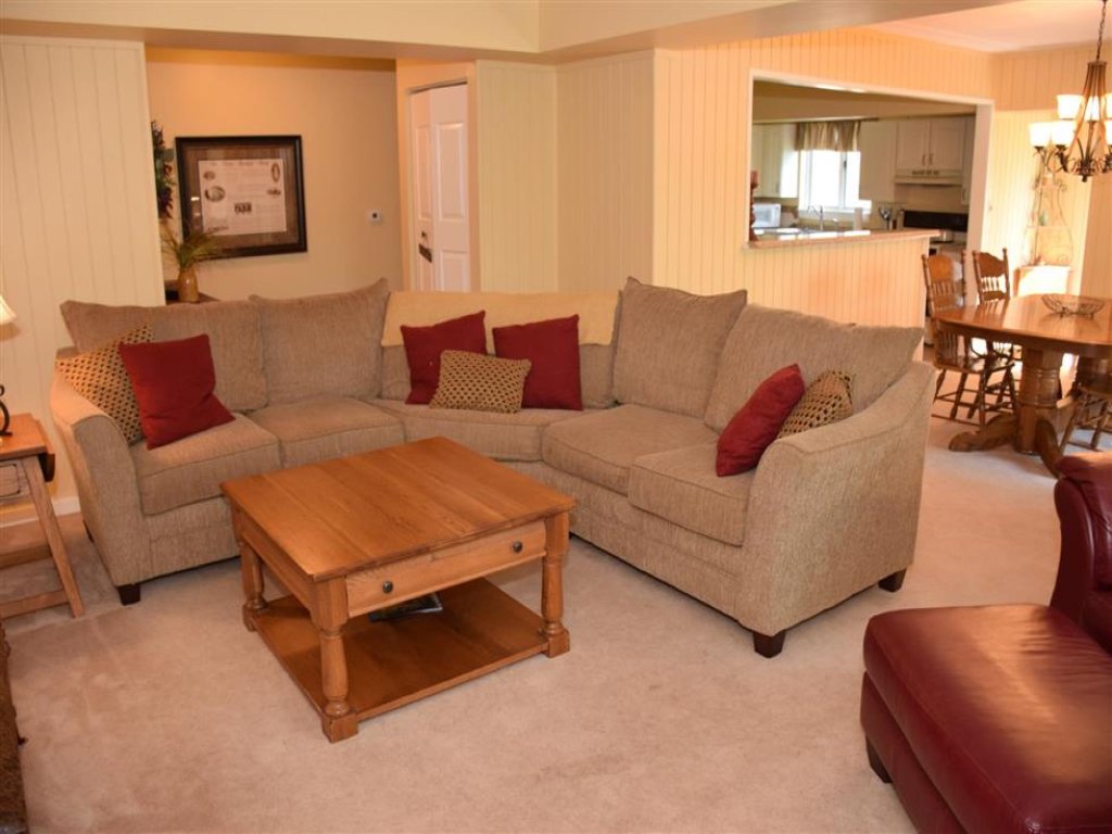 Seven Springs 2 Bedroom Deluxe Condo with Private Deck! Vacation Rental in Pennsylvania - RedAwning