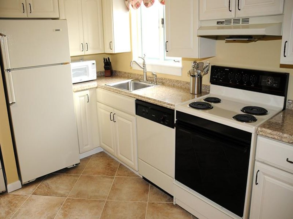 Seven Springs 2 Bedroom Deluxe Condo with Private Deck! Vacation Rental in Pennsylvania - RedAwning
