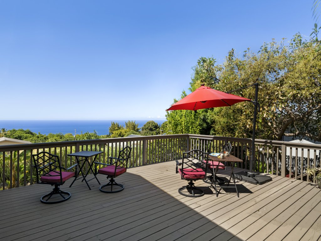 Halekii Sunset Vacation Rental in Kealakekua - RedAwning