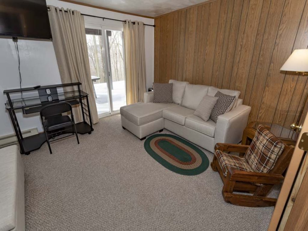 Seven Springs 3 BR Deluxe Condo, Near Golf Course Vacation Rental in Pennsylvania - RedAwning