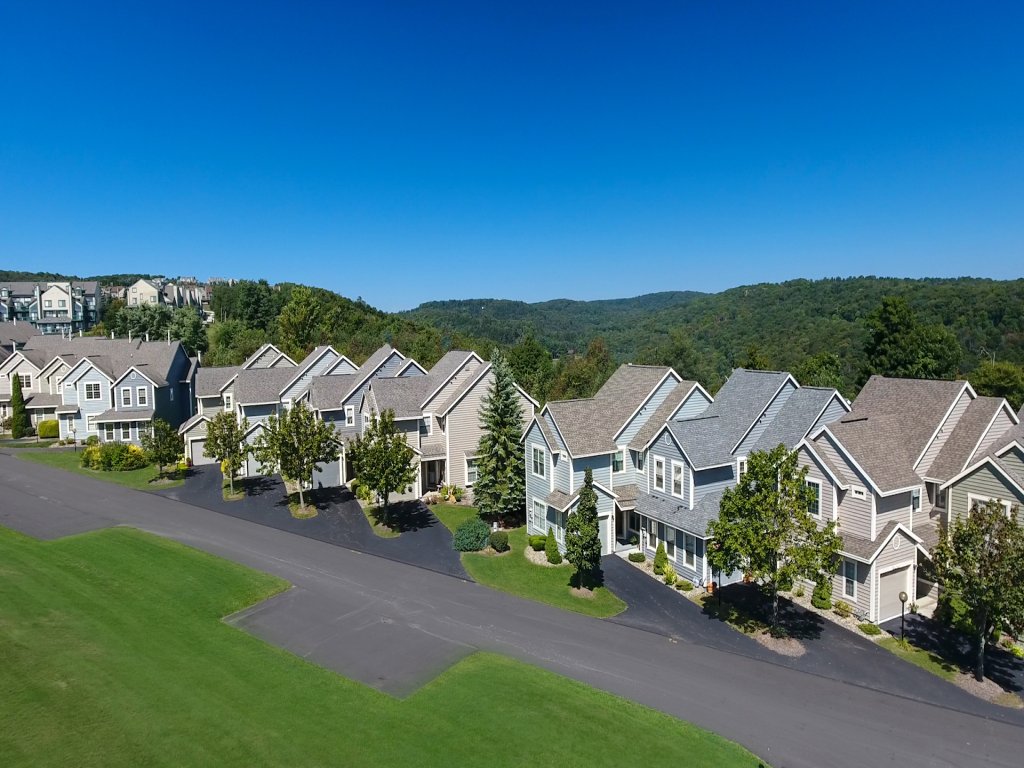 Seven Springs 4 BR Premium Condo, Mountain Views! Vacation Rental in Pennsylvania - RedAwning