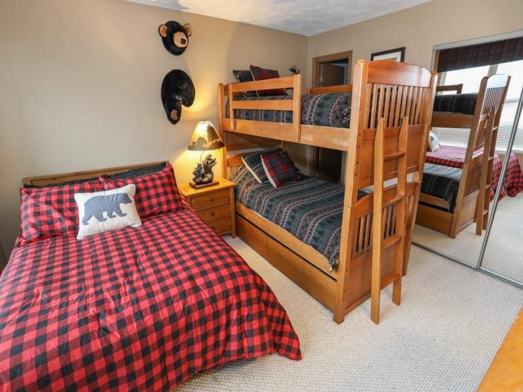 Seven Springs 4 BR Premium Condo, Deck with Views Vacation Rental in Pennsylvania - RedAwning