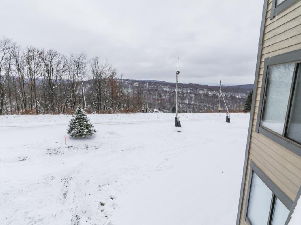 Seven Springs Stoneridge 3 Bedroom Standard Condo, Mountain Views! Vacation Rental in Pennsylvania - RedAwning